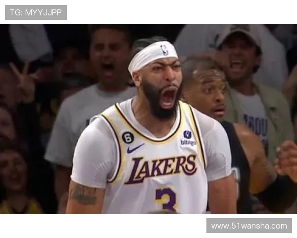 斯马特反击上篮得手气势如虹火箭被迫暂停调整局势比赛节奏逆转升温