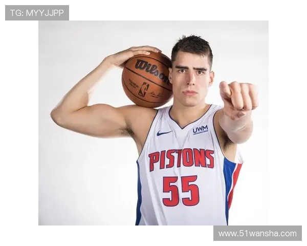 NBA官方晒照祝福卢卡加尔扎27岁生日展现篮球温情赛场之外